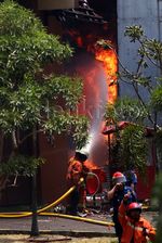 Gardu Listrik Kembangan Terbakar
