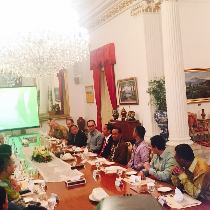 Jokowi Ajak Pengusaha Bahas Ekonomi Sambil Makan Siang