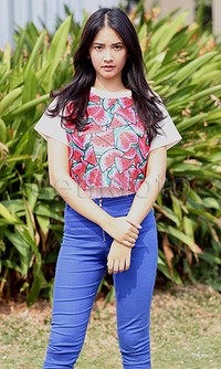 Nadya Arina kini tengah banyak diperbincangan setelah sukses berperan di sinetron 'High School Love Story'.