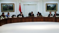 Dalam sambutannya, Jokowi mengatakan, secara angka perekonomian Indonesia saat ini jauh lebih baik dibandingkan pada tahun 1998. Namun Jokowi mengingatkan tetap harus berhati-hati.