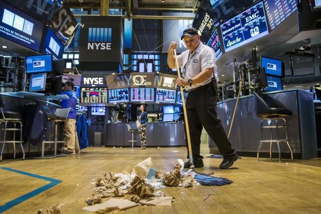 Wall Street Jatuh Lagi Nyaris 3%