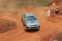 All New Hilux tipe 2.5 G 4x4 M/T menggunakan 2KD-FTV VNT 4 silinder inline 16 katup DOHC berkapasitas 2.494cc. Mesin bertenaga 144 PS pada 3.400 rpm dan torsi 35 kgm pada 1.600-2.800 rpm itu dikawinkan dengan transmisi manual 6 percepatan.