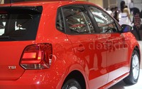 Polo 1.2 liter ini diperkuat dengan mesin 1.198 cc empat silinder TSI yang mampu menyemburkan tenaga hingga 104 hp pada 5.000 rpm. Sedangkan torsinya mencapai 197 Nm pada 3.800 rpm.