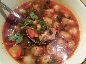 Tom Tom: Pedas Segar Chicken Tom Yam Dalam Porsi Memuaskan