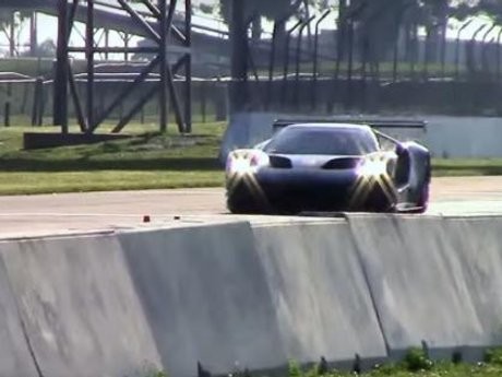 Siap Diturunkan di Laga Balap 2016, Ford GT Terus Digeber di Sirkuit