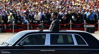 Presiden China Xi Jinping meninjau pasukan. Damir Sagolj/Reuters/detikFoto.