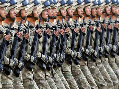 Parade Militer Peringatan 70 Tahun Berakhirnya PD II