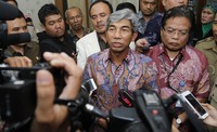 Wamenlu memberikan keterangan pers.