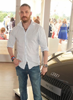 Para Penjudi Jagokan Tom Hardy sebagai James Bond Baru