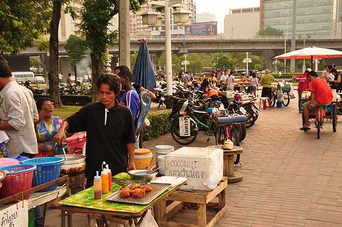 Kalau ke Bangkok Jangan Lupa Jajan Enak di 5 Pusat 'Street 