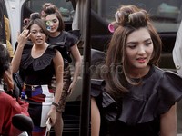 Rambut Aurel dan Ashanty tampak di-roll sebelum tampil di acara tersebut. Pool/Ridho Suhandi/detikHOT.