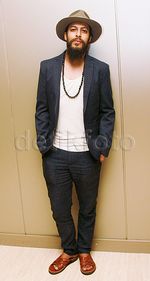 Wajah Berewokan Alex Abbad, Yay or Nay?