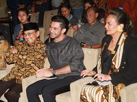 Dalam acara tersebut, Reza mengundang sederet artis dan orang-orang yang pernah terlibat dan mendukung kariernya selama ini di antaranya, mantan Presiden BJ Habibie dan Christine Hakim. Pool/Gus Mun/detikFoto.