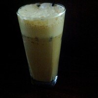 Bagi yang menyukai kopi, bisa mencoba ice caramel latte yang menjadi menu favorit di ​gerai​ Gayobies.
