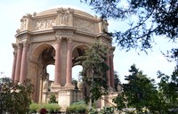 Palace of Fine Arts ramai dikunjungi turis untuk merasakan nuansa lain di kota digital tersebut (Ari Saputra/detikTravel)