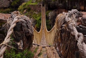 Cuma di Peru, Ada Jembatan dari Rajutan Rumput