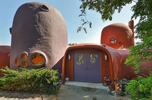 Yabba Dabba Doo! Rumah Flinstones Sungguh Ada di AS