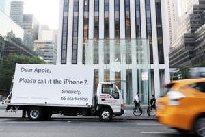 iPhone 6S Diprotes