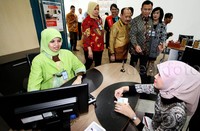 Kejutan yang diberikan mulai dari souvenir ataupun sajian makanan dan minuman di banking hall.