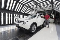 Lebih dari 8 ribu orang diantaranya meliputi desainer, engineering, sales dan operasi manufaktur dipekerjakan di Inggris. Sebanyak 27 ribu pekerja vendor dan 3.900 dealer Nissan terdapat di Inggris.(Istimewa/dok Nissan Inggris).