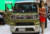 Wake merupakan mobil kecil boxy  Seperti kei car lainnya, mobil hanya menggunakan mesin 658 cc.