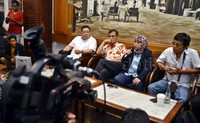 Dalam Pasal 292 Peraturan DPR RI tentang Tata Tertib mengenai kode etik disebutkan bahwa setiap anggota selama menjalankan tugasnya untuk menjaga martabat, kehormatan, citra dan kredibiltas DPR, kata anggota Komisi II DPR, Diah Pitaloka saat jumpa pers.