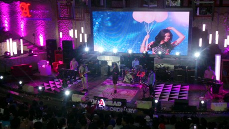 Raisa Tebarkan Galau di Malam Minggu