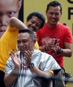 Gunduli Kepala untuk Penderita Kanker