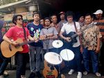 d'Masiv Ngamen di Terminal Bus Depok