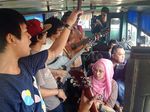 d'Masiv Ngamen di Terminal Bus Depok
