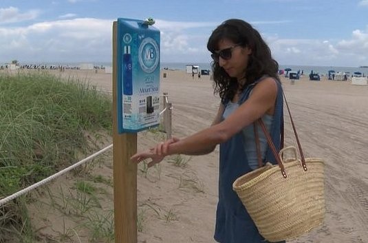 Cegah Kanker Kulit, Miami Sediakan Dispenser Sunblock untuk Turis