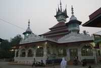 Jangan lewatkan pula masjid tua yang bernama Masjid Raya Koto Baru. Arsitekturnya begitu antik dan menawan (Fitraya/detikTravel)