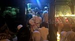 Jemaah Haji Indonesia Antre Bus