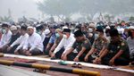 Warga Pekanbaru Gelar Salat Minta Hujan