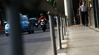 Ahok ingin menerapkan konsep pedestarian di sepanjang jalan protokol bisa terwujud seperti di Kota New York dan Tokyo. Oleh karenanya, dengan melebarkan trotoar bisa membuat ruas jalan untuk kendaraan bisa lebih lengang.