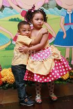 So Cute! Si Imut Amora dan Kellen Lemos Berpelukan