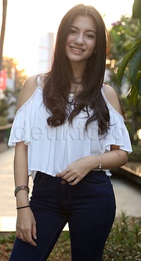 Cassie menegaskan tak punya hubungan spesial dengan Randy Martin, lawan mainnya dalam sinetron 'Rain.'