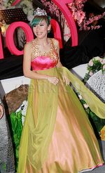Bermahkota, Cherly eks Cherrybelle Tampil Bak Princess
