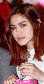 Jessica Iskandar Cantik dengan Make-up Natural