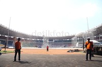 Panggungnya berada di sisi yang berseberangan dengan VIP Box.