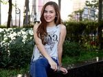 Stefhanie Zamora Tetap Cantik Tampil Kasual