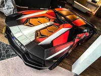     Mobil dimiliki oleh Patrick Grabowski, dan untuk mendapatkan warna unik seperti ini, dia harus merogoh kocek sampai US$ 35.000, ya seharga Fortuner lah.(istimewa/dok carbuzz).