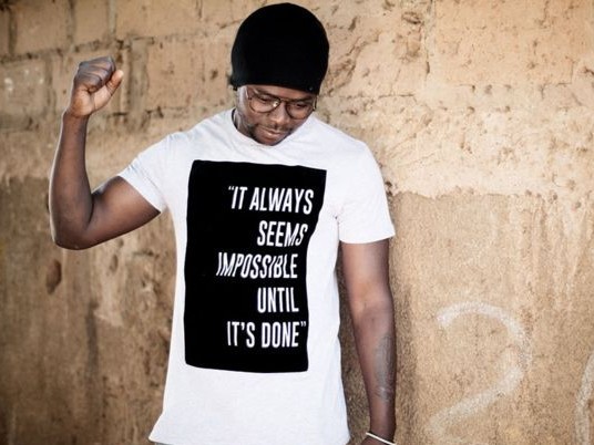 Mario Macilau, Anak Jalanan yang Jadi Fotografer Top Dunia