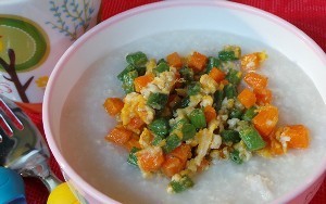 Si Kecil Sedang Rewel Makan? Yuk, Buatkan Bubur Enak Bernutrisi Ini