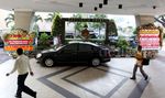 Karangan Bunga untuk Komjen Anang Penuhi Bareskrim