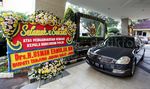 Karangan Bunga untuk Komjen Anang Penuhi Bareskrim