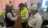 Diresmikan dengan cara sederhana di kantor BPHI Makkah, Senin (7/9/2015), Kepala Pusat Kesehatan Kemenkes Fidiansyah dan Kabid Kesehatan PPIH Mawari Edy secara simbolis memakaikan rompi hijau dan topi putih berbendera Indonesia pada dua perwakilan kru Tepat.