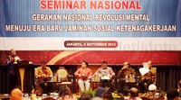 Seminar ini mengambil tema Gerakan Nasional Revolusi Mental Menuju Era Baru Jaminan Sosial Ketenagakerjaan.