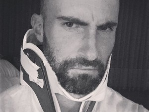 Maroon 5 Undur Konser di Korea, Ada Apa dengan Adam Levine?