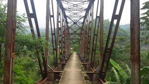 Jalur Rel Kereta Mati Ini Pernah Jadi Urat Nadi Ekonomi